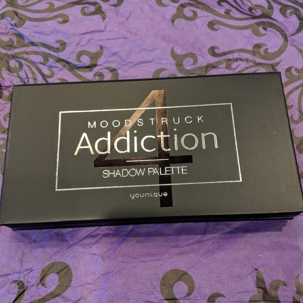 Moodstruck Addiction Shadow Palette 4 Younique